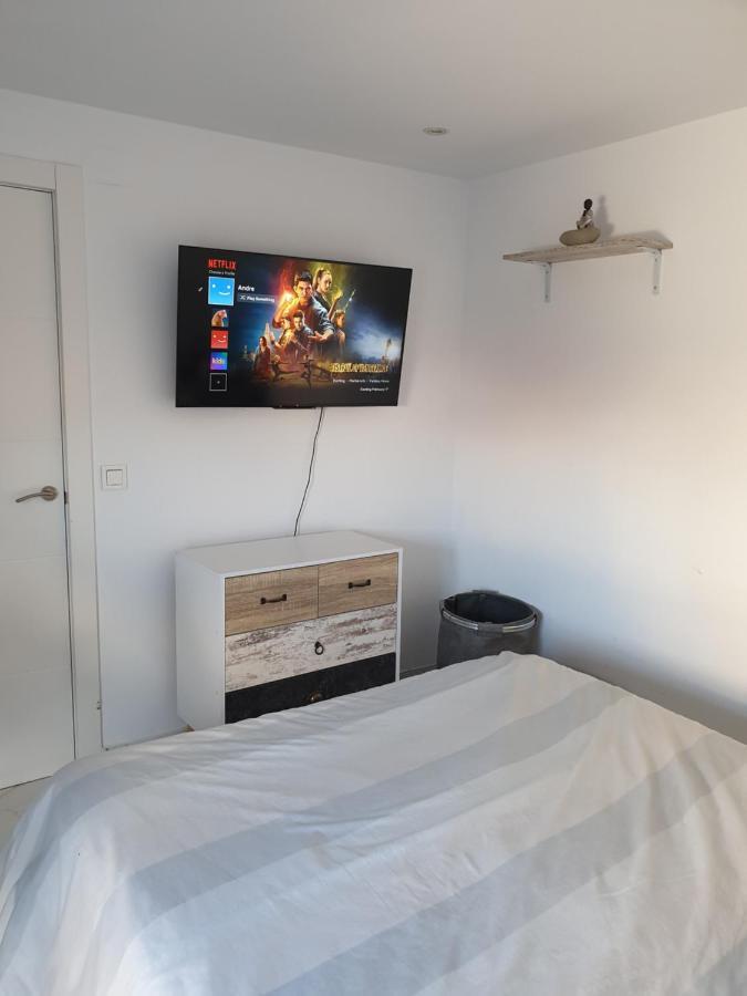 Beachside Apartment In Торрев'єха Екстер'єр фото