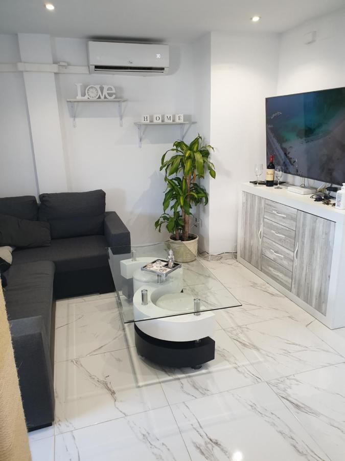 Beachside Apartment In Торрев'єха Екстер'єр фото